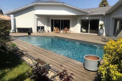 Piscine beton lavernose lacasse 31410